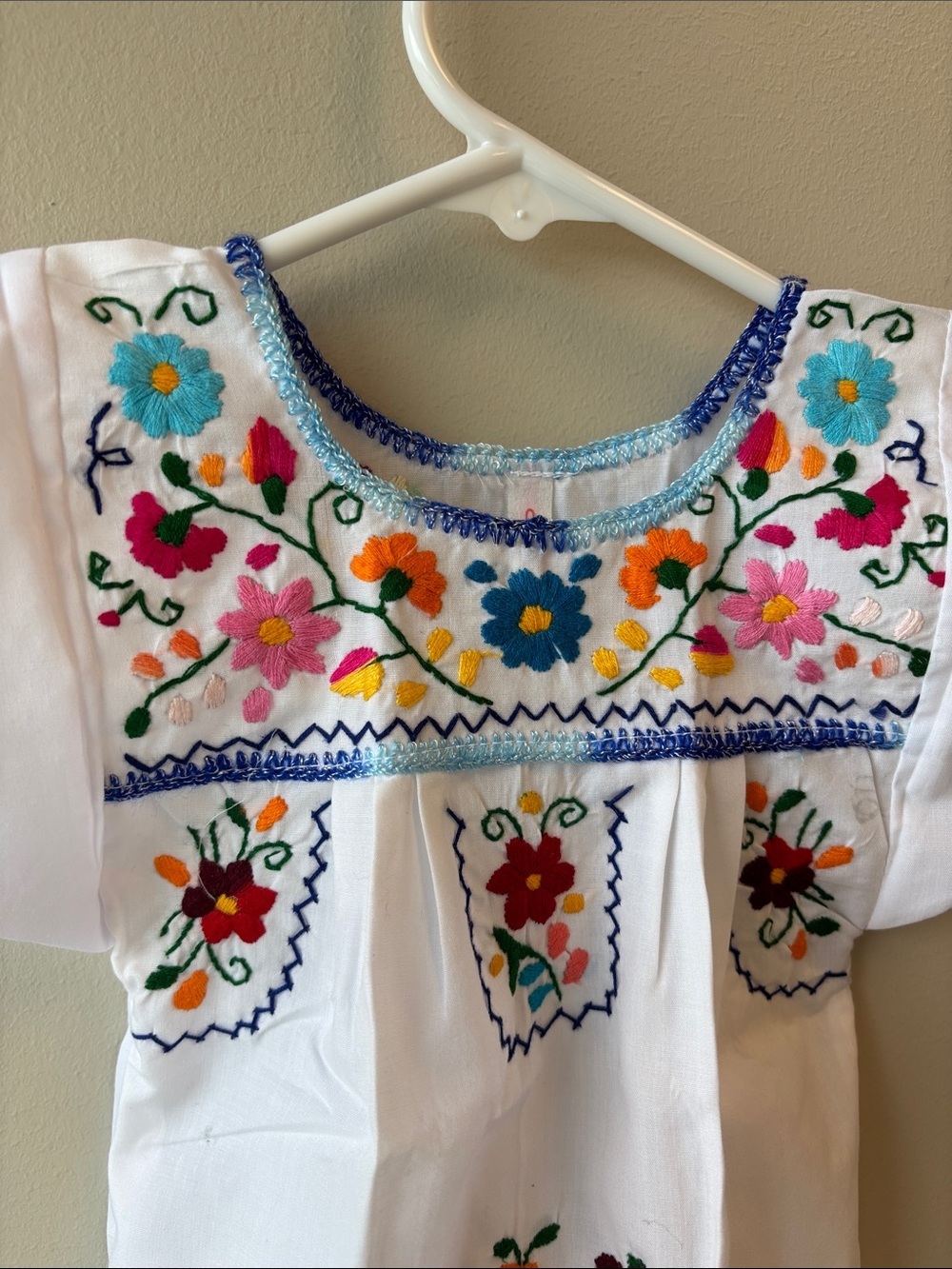 White Mexican Embroidered Floral Blouse Child's Size - Picture 3 of 6